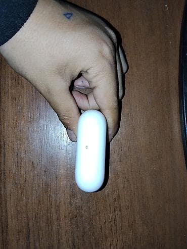 bluetooth headphones: Беспроводные наушники с и мышеа зарядным кейсом (форм-фактор — 1