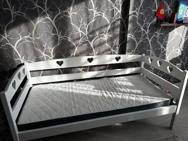 кровать детские: Кровати с фигурными вырезами-сердечками и без 2 шт Состояние — 4
