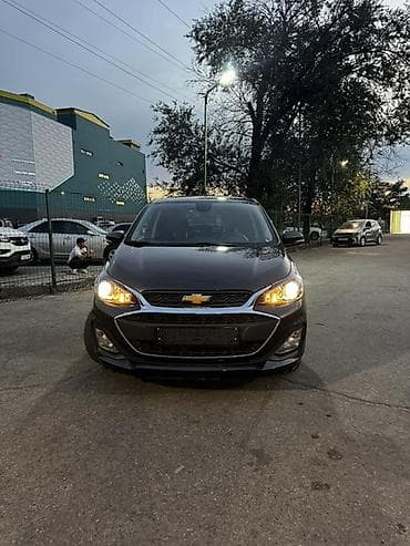 Chevrolet Spark: 2019 г., 1 л, Вариатор, Бензин, Хэтчбэк