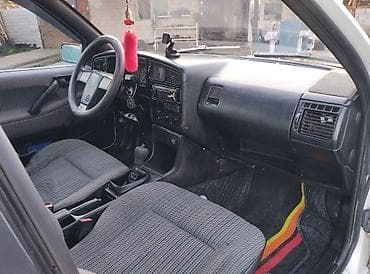 Унаа: Volkswagen Passat: 1991 г., 1.8 л, Кол менен иштөөчү, Бензин, Седан — 8