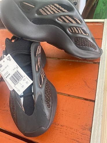 в чулках: Мужские кроссовки, 40, Adidas, Новый, цвет - Черный, Самовывоз, Бесплатная доставка — 3