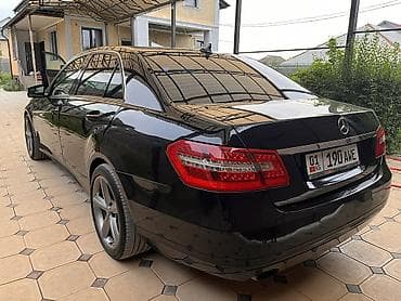 Mercedes-Benz : 2011 г., 2 л, Автомат, Бензин, Седан — 4