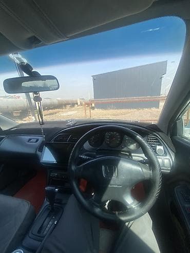 Honda Accord: 1998 г., 1.8 л, Автомат, Бензин, Седан