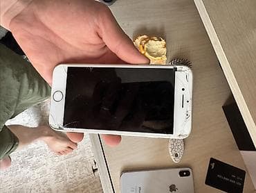 экран на айфон 8: IPhone X, Серебристый, Чехол — 5