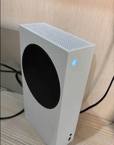 Xbox: Xbox Series S В Идеальном состоянии, не вскрывалась, работает без — 1