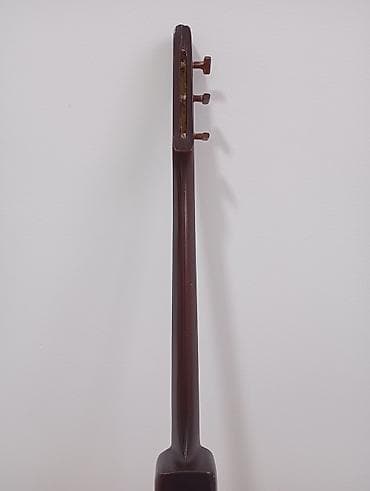 гитара комуз: Комуз (кыргызский трехструнный щипковый инструмент) - Классическая — 6