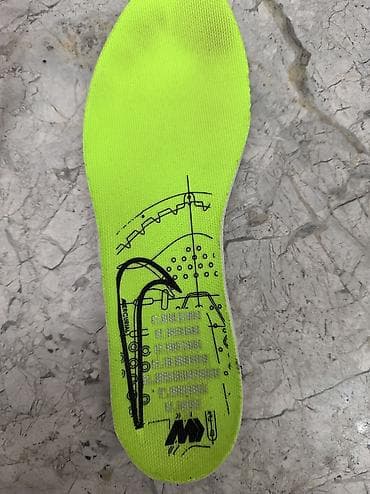 бутсы nike: Размер 39-40,состояние почти новое носил 2 раза,надо просто их помыть — 5