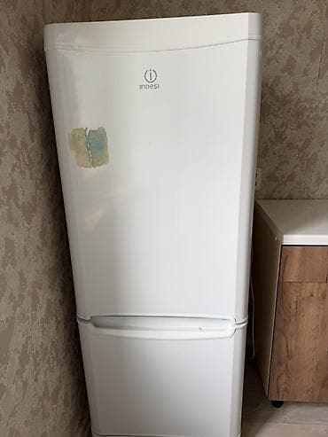Холодильник Indesit, двухкамерный, белый, с нижней морозильной — 1