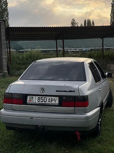 shadow line: Volkswagen Vento: 1996 г., 1.8 л, Ручные, Седан — 4