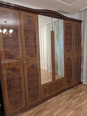 Уктоочу бөлмө гарнитуру, Колдонулган, Эки кишилик керебет, Италия, Жыгач, Өзү алып кетүү, түсү - Күрөң