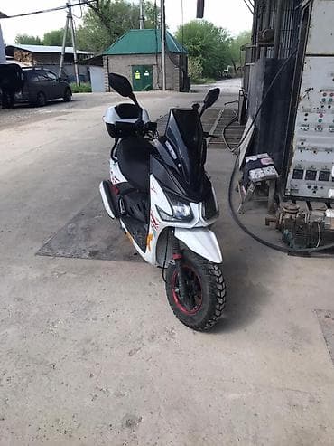 16 lt: Макси-скутер 150 куб. см, Бензин, Новый — 1