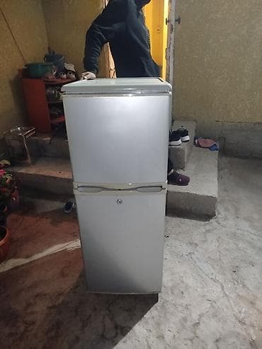 neta v: Холодильник двухкамерный, серебристый, с верхней морозильной камерой и — 1