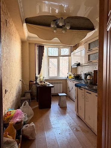 карпинка квартиры: 3 комнаты, 89 м², 1 этаж, Старый ремонт — 5