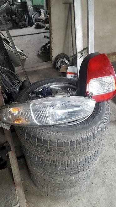 lancer: Mitsubishi Lancer плафон правая и фара правая 2002 год — 1