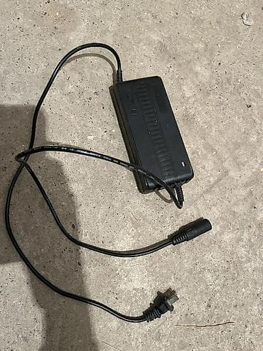 Детали салона: Зарядное устройство для аккумуляторов 24 В - Тип: умное зарядное — 2