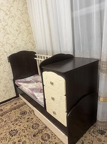 отдам даром кроватку: Детская кроватка-бортик (трансформер) + комод-пеленатор Подходит до 7 — 7