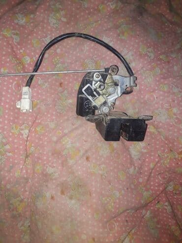 runx alex: Замок багажника Toyota 2002 г., Б/у, Оригинал, Япония — 2