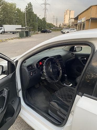 Volkswagen Polo: 2014 г., 1.6 л, Автомат, Седан — 9