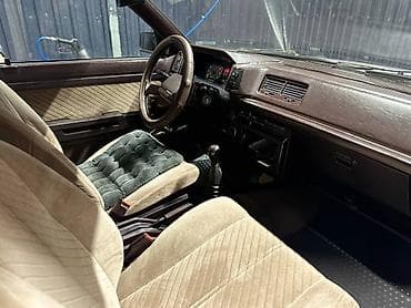 town ace: Toyota Carina: 1985 г., 1.6 л, Механика, Бензин, Хэтчбэк — 5