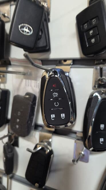 набор ключей хорошего качества: Ищете надежное место для изготовления автомобильных ключей? Мы — 3