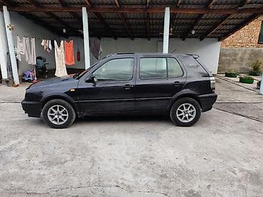 машина авди: Volkswagen Golf: 1993 г., 1.8 л, Кол менен иштөөчү, Бензин, Хетчбек — 2