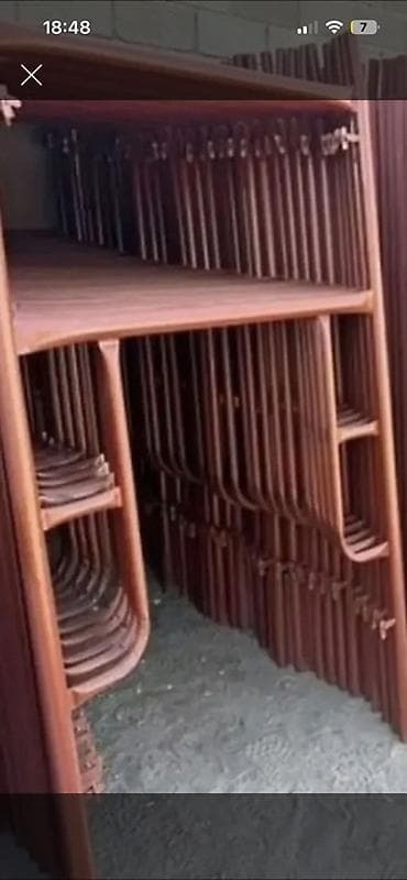 пластиковый стул: Пластиковый стул — 1