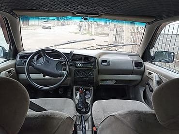 colf 3: Volkswagen Golf: 1992 г., 1.8 л, Ручные, Бензин, Хэтчбэк — 6