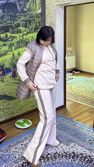 Личные вещи: Турция 🇹🇷 Ласаграда тройка 54р.устун чечип койуп жайында кийсе да — 2