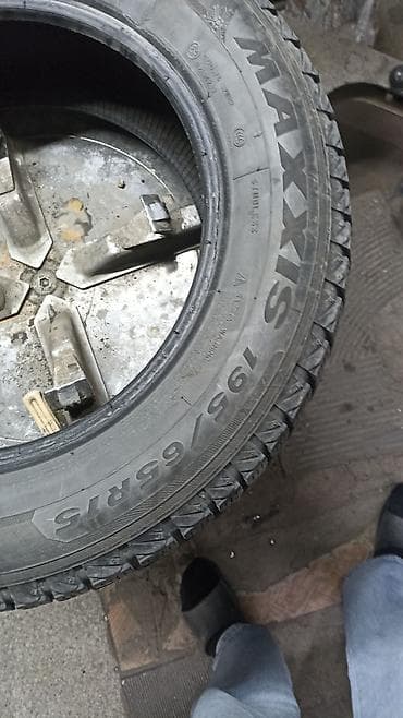 зимные: Шины 195 / 65 / R 15, Зима, Легковые, Maxxis — 4