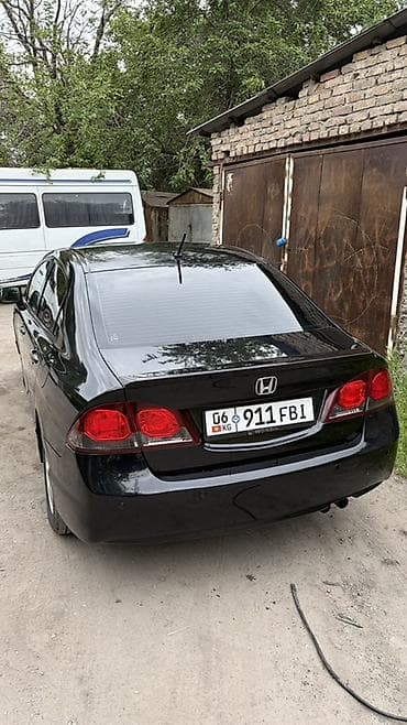 Honda Civic: 2009 г., 1.3 л, Автомат, Бензин, Седан