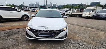 Hyundai Elantra: 2021 г., Седан
