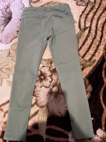 Киреге берилүүчү кийимдер: Продаю джинсы, в идеальном состоянии, цвет светлый хаки, стречь — 2