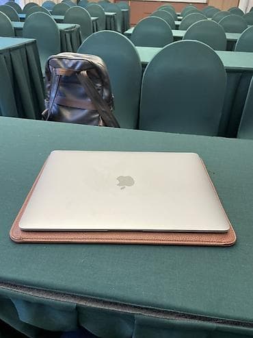 apple macbook air 11: Покупал в Дубае, есть даже чек и каробка пользовался 2 года. В — 2