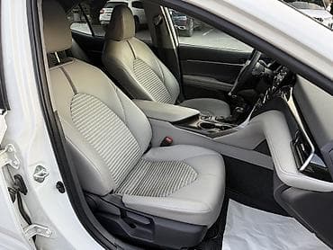 Транспорт: Toyota Camry: 2022 г., 2.5 л, Автомат, Гибрид, Седан — 8