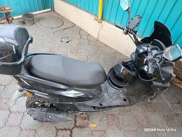 скутер в бишкеке: Макси-скутер 50 куб. см, Бензин, Колдонулган — 2