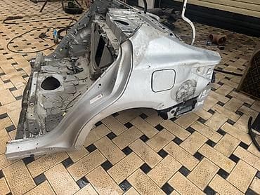 drift car: Кузовная «половинка» задней части автомобиля (вырез). Металл — 3