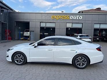 Hyundai Sonata: 2019 г., 2 л, Робот, Газ, Седан