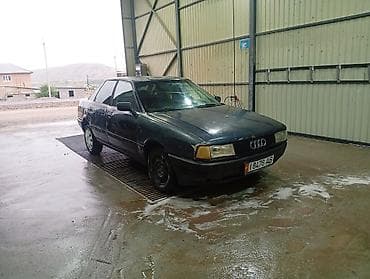 Audi 80: 1988 г., 1.8 л, Механика, Бензин, Седан