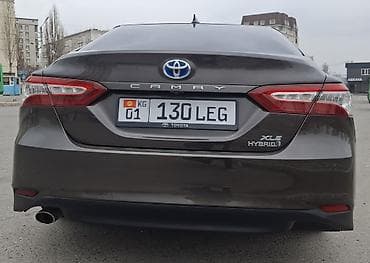 tayota karolla: Toyota Camry: 2018 г., 2.5 л, Вариатор, Гибрид, Седан — 6