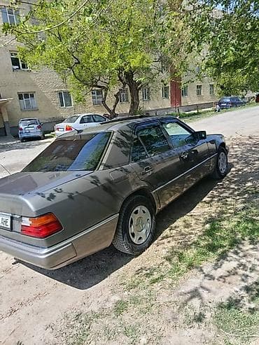 camry 2003: Mercedes-Benz W124: 1993 г., Ручные, Бензин, Седан — 9