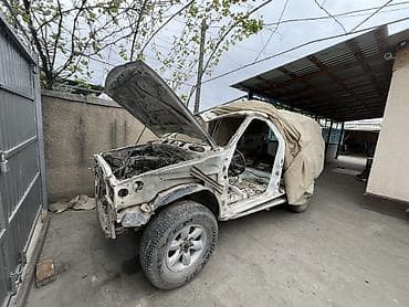 Нисан терана2 2004 года обьем 2.4 бензин 
Есть все запчасти