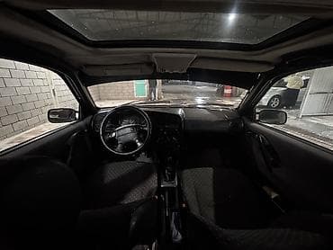 решетка для: Volkswagen Passat: 1994 г., Седан — 7