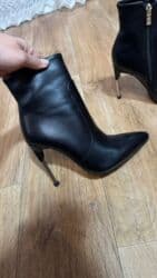 туфли черные с открытым носиком: Туфли, 35.5, NK, Б/у, цвет - Черный — 1