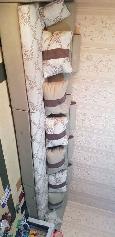 раздвижной двухместный диван: Срочно продаю диван трансформер, длина 5метров, можно использовать как — 6