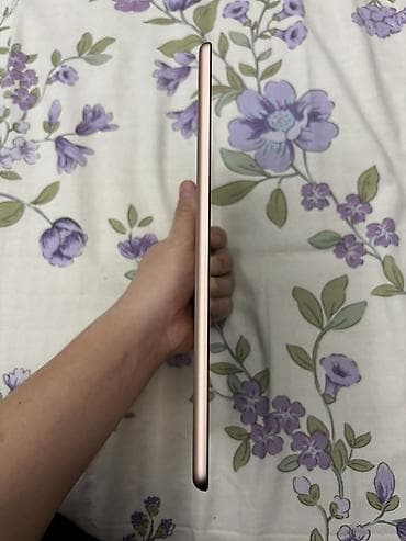 часы apple watch: Apple iPad -6 2018 (золотистый) - Диагональ экрана 9.7" с кнопкой — 2