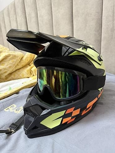 Мотокроссовый шлем с защитными очками - Форм‑фактор: кроссовый/эндуро