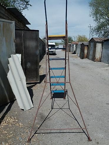 Складные стремянки-лестницы: Металлическая стремянка-площадка для работ на высоте. - Конструкция — 2