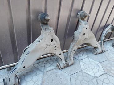 меняю доплатой мне: Передний левый рычаг Б/у, Оригинал — 1