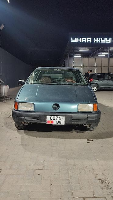 Volkswagen Passat: 1988 г., 1.8 л, Механика, Бензин, Седан — 3