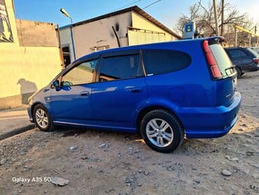 с связи с переездом: Honda Stream: 2004 г., Универсал — 1
